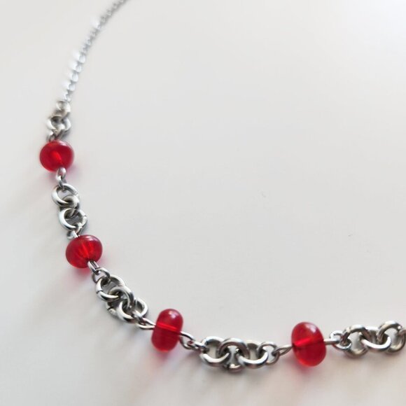 Gothic red and silver choker necklace with a small silver chain - Picture 3 of 6